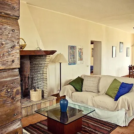 Sleeps 11 With Pool And Air Con Apartment