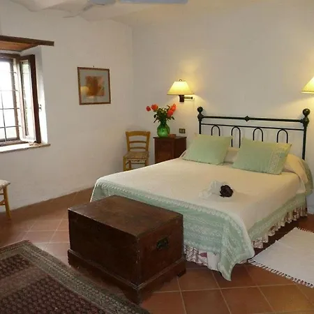 Sleeps 11 With Pool And Air Con Apartment
